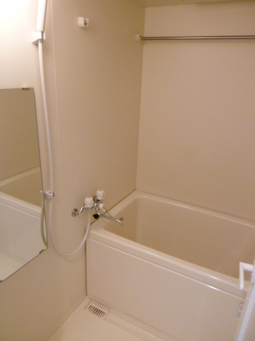 バス・シャワールーム　★追い焚き機能付きバス★