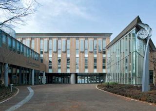 中学校　私立法政大学中学校（中学校）まで288m