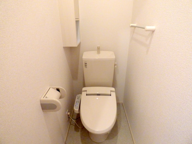 トイレ　温水洗浄便座付き