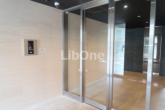 ロビー　オートロック