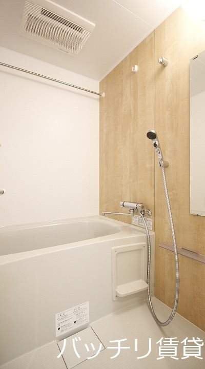バス・シャワールーム　※同型タイプの為、現状を優先いたします