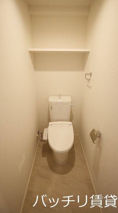 トイレ　※同型タイプの為、現状を優先いたします