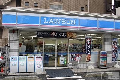コンビニ　ローソン 横浜前里町三丁目店（コンビニ）まで579m