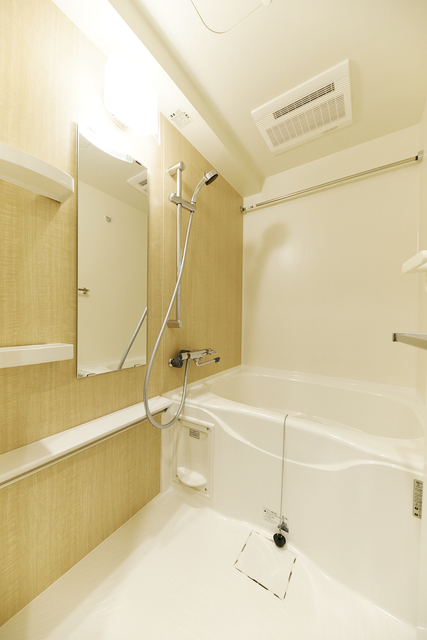 バス・シャワールーム　※写真は同タイプ住戸です。