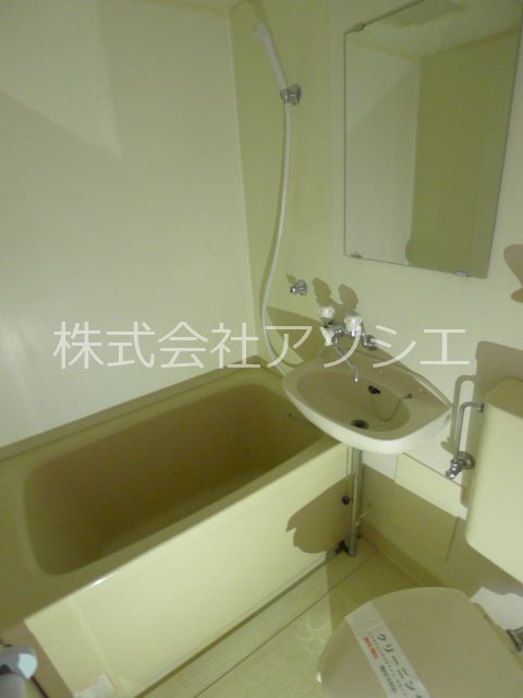 バス・シャワールーム　バスルーム