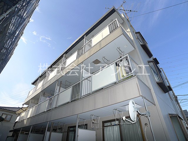 建物外観　リリーハイツ北越谷のご紹介は住まいの窓口　アソシエにお任せ下