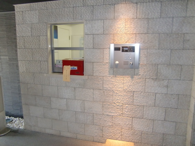 セキュリティ　入り口は安心のオートロック式です♪