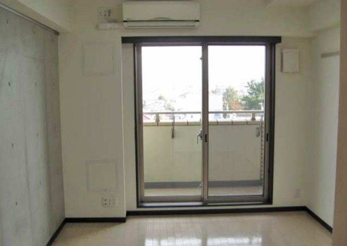 居室・リビング　明るいお部屋ですね♪