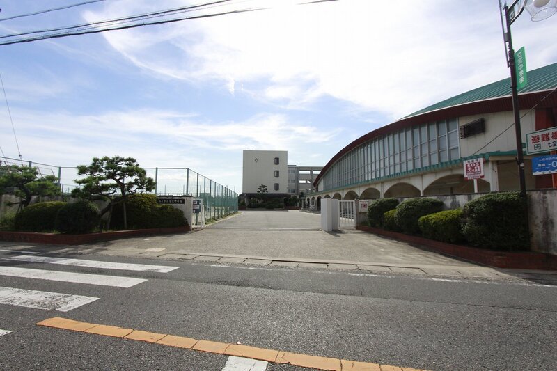 中学校　あま市立七宝中学校（中学校）まで950m