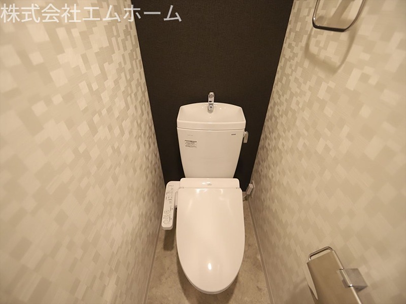 トイレ　温水洗浄便座ウォシュレット付トイレ