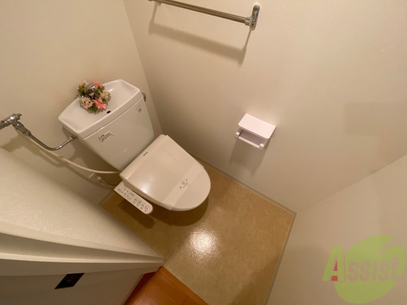 トイレ　こちらはトイレです。清潔感があり、安心して使用できます。