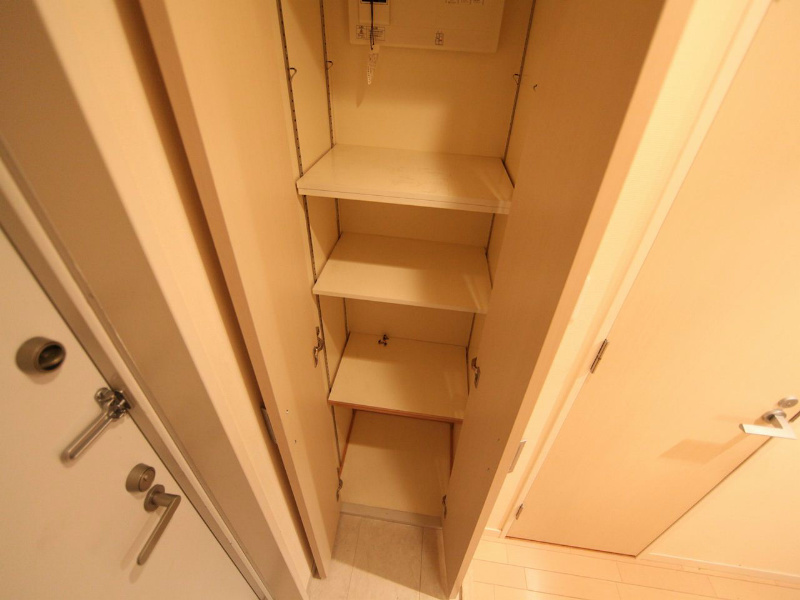 玄関　玄関　シューズボックス