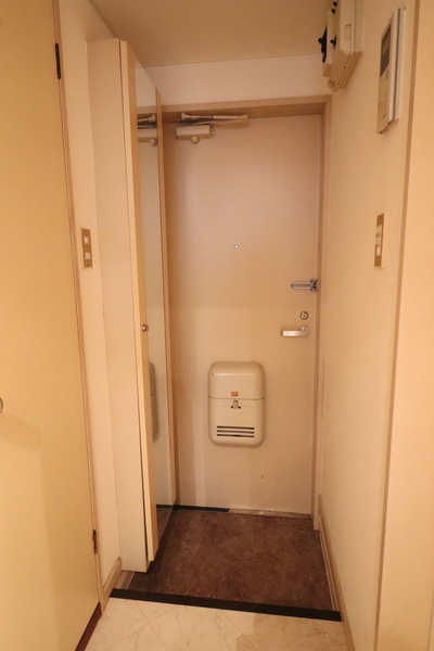 玄関　現況の物を優先とします