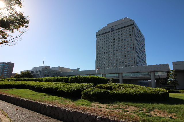 役所　新潟県庁（役所）まで1957m