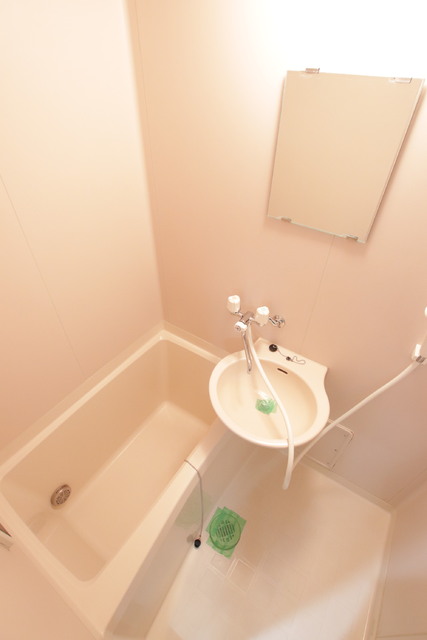 バス・シャワールーム　追い焚き可能