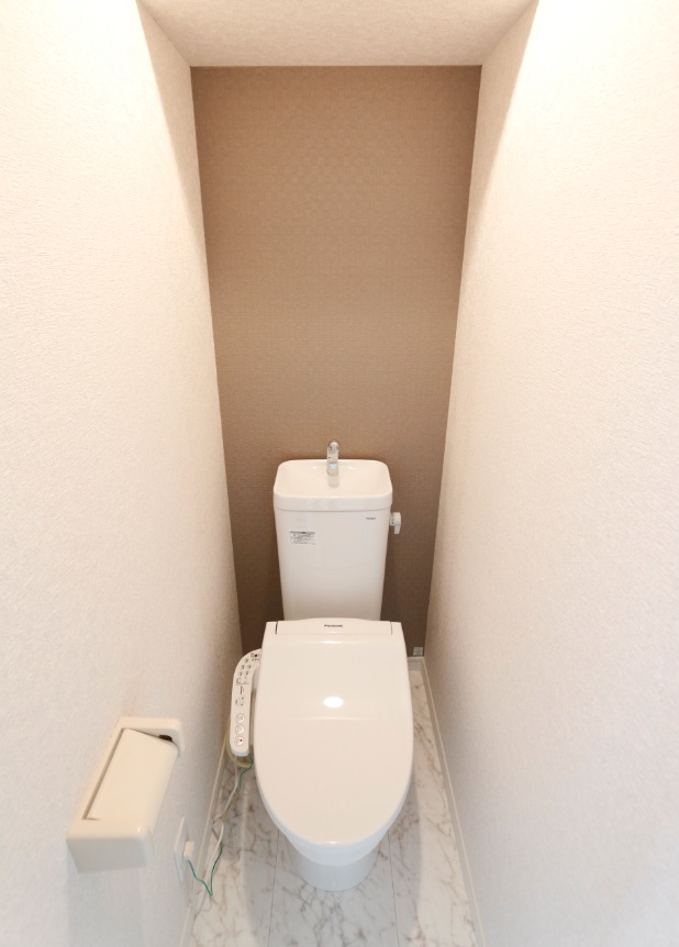 トイレ　同タイプ参考写真です。