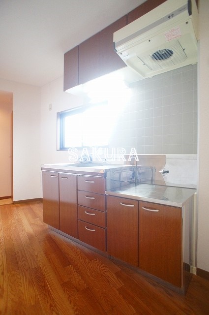 キッチン　広々使える快適な調理スペースです♪