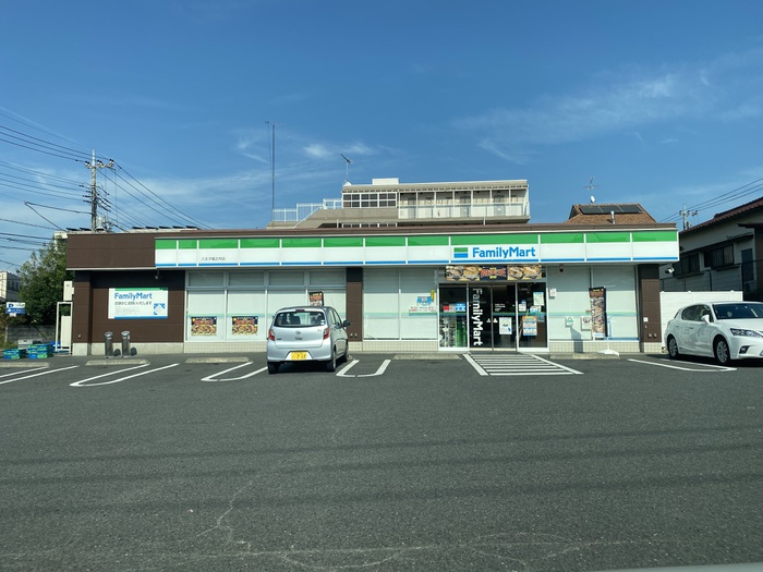 コンビニ　ファミリーマート　八王子堀之内店（コンビニ）まで372m