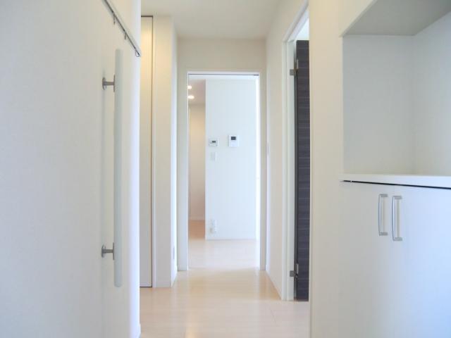 玄関　シューズボックス・手摺付きの玄関◎