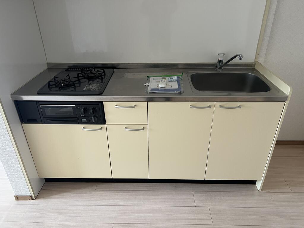 キッチン　※別号室の参考写真となります。