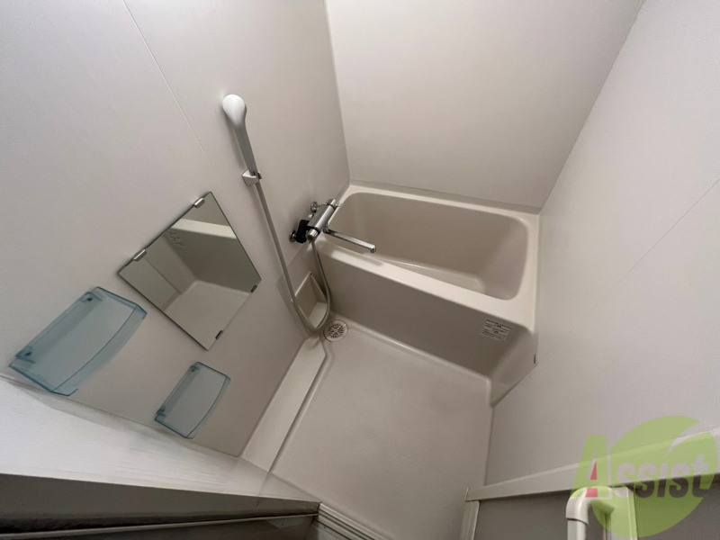 バス・シャワールーム　お風呂になります。一日の疲れを癒してくださいね。