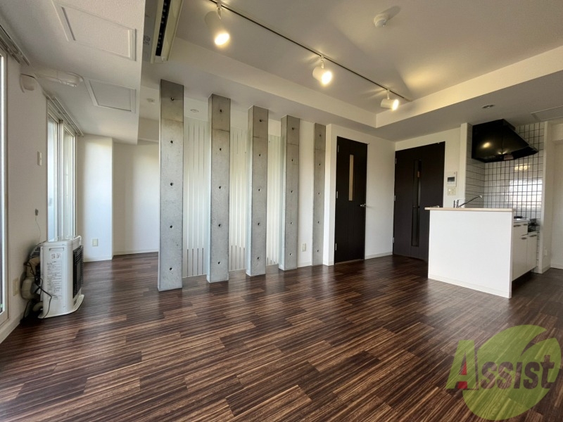 居室・リビング　広くてキレイなお部屋が広がっていて、充実した生活が送れそう。