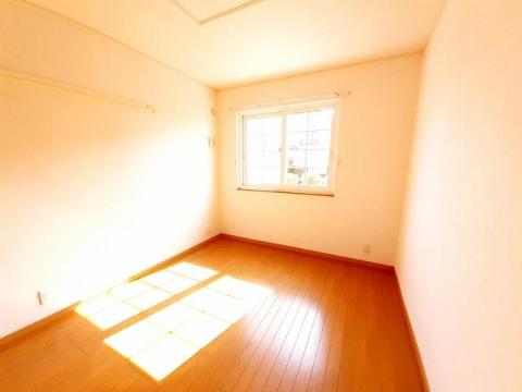 居室・リビング　室内