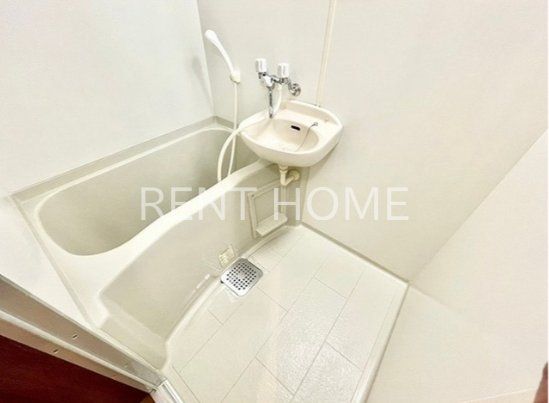 バス・シャワールーム　浴室乾燥機付きです