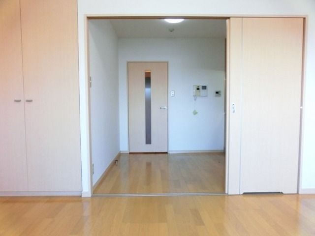 居室・リビング　★キッチンスペースと繋げて更に広く使えます★