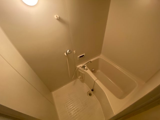 バス・シャワールーム　バストイレセパレートタイプのシンプルな浴室です♪