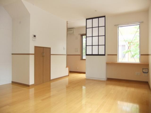 居室・リビング　クリーニング前　写真