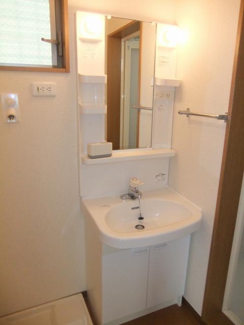 洗面設備　クリーニング前　写真