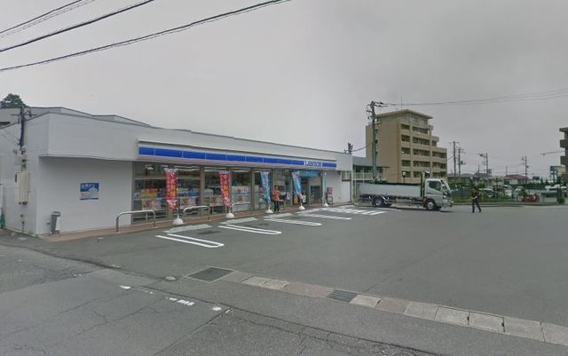 コンビニ　ローソン御殿場ぐみ沢西店（コンビニ）まで425m
