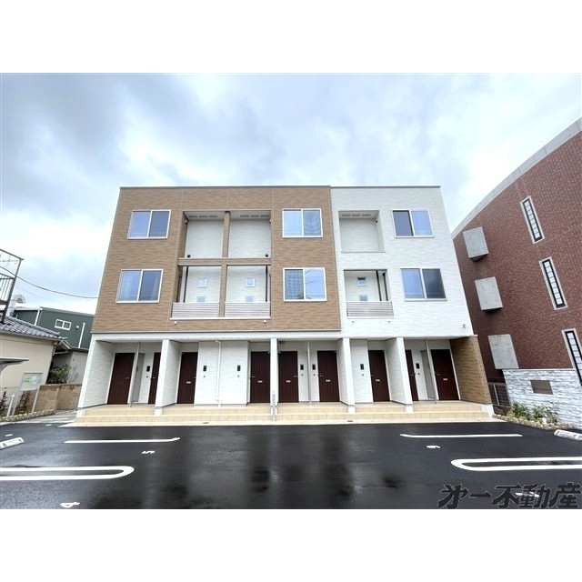 エントランス　建物外観