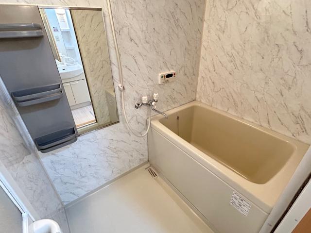 バス・シャワールーム　バス