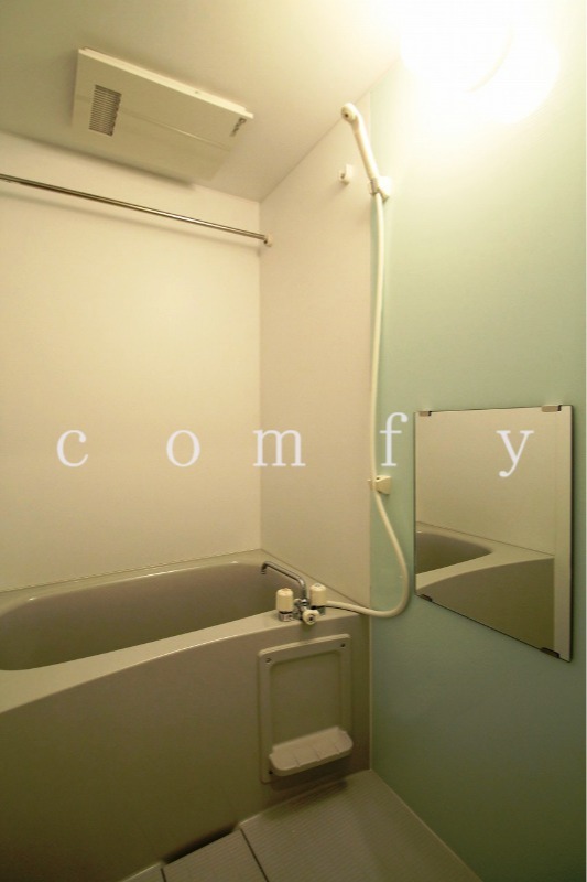 バス・シャワールーム　浴室乾燥機付きバス