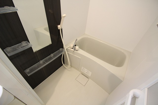 バス・シャワールーム　同物件別号室のものです。