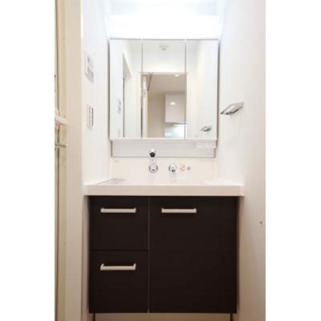 洗面設備　※写真は同タイプ住戸です。