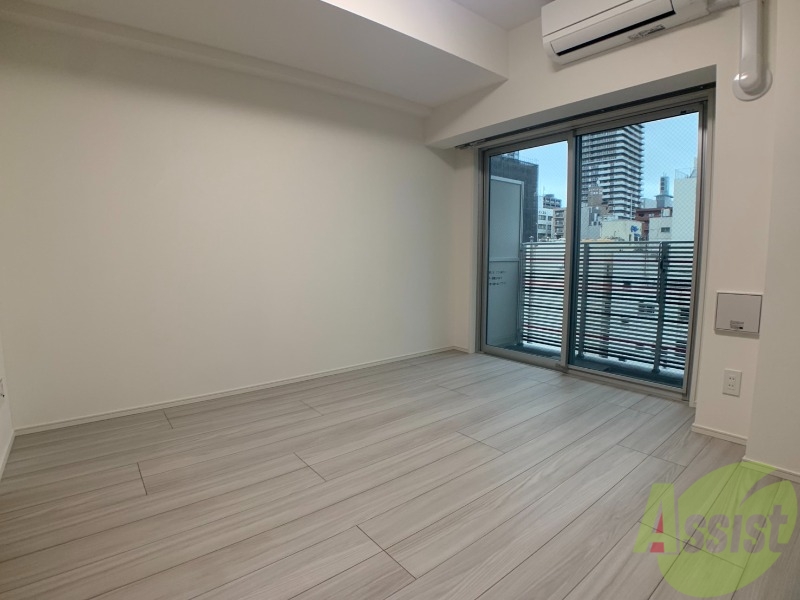 居室・リビング　白を基調とした綺麗なリビングルームになります。