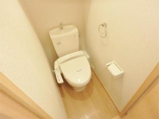 トイレ　ウォシュレット付き