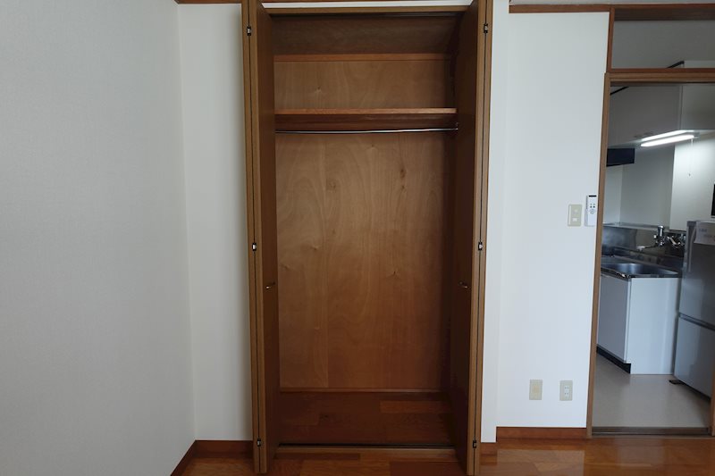 収納　※写真は別号室です。