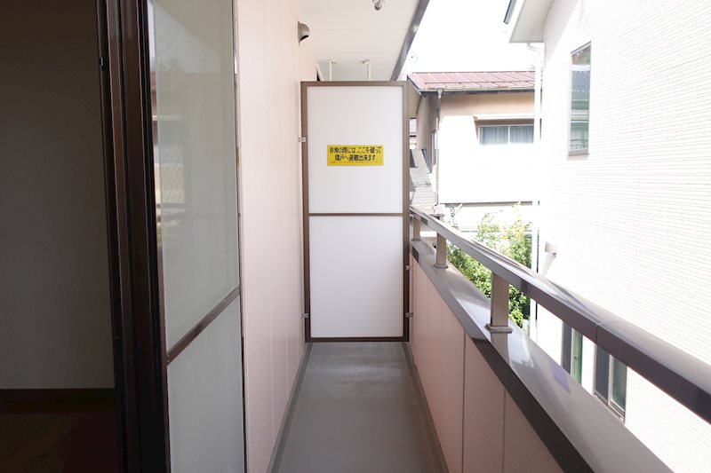 バルコニー　※写真は別号室です。