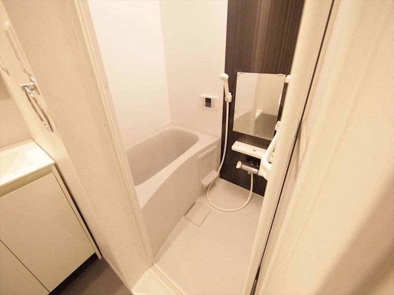 バス・シャワールーム　追い焚き・オートバス機能付お風呂