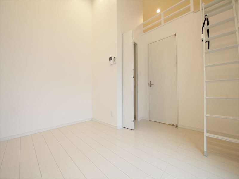 居室・リビング　洋室6帖　ロフト4.9帖（収納にも寝室にも使えます）