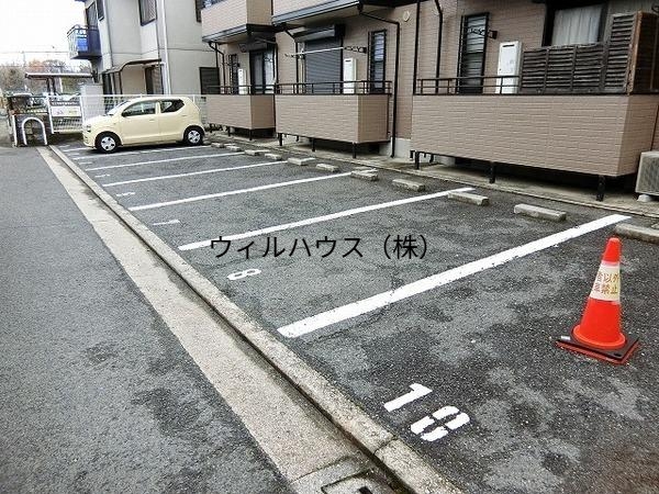 駐車場　敷地内駐車場！