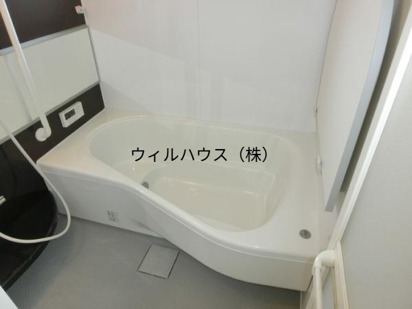 バス・シャワールーム　追い焚き機能付きの広々バスルーム！