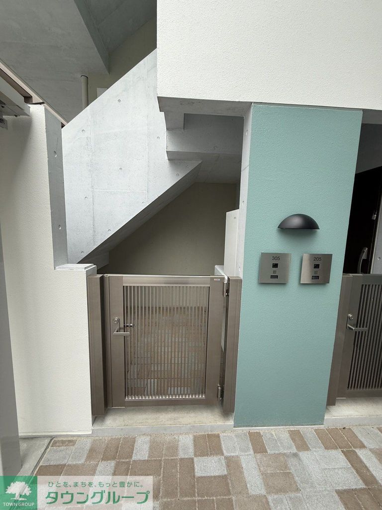 玄関　お部屋探しはタウンハウジングへ♪