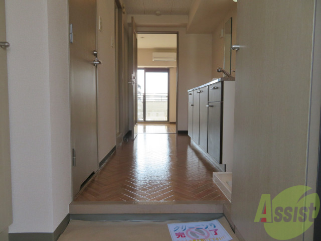 玄関　玄関からの様子を撮影してみました。動線になります。