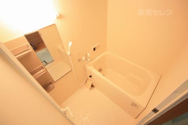 バス・シャワールーム　シンプルで使いやすいお風呂場です。