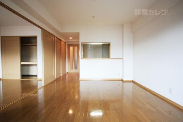 居室・リビング　カウンターキッチンのリビングです。